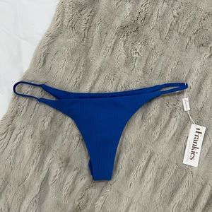 Frankie’s Willa Bottom